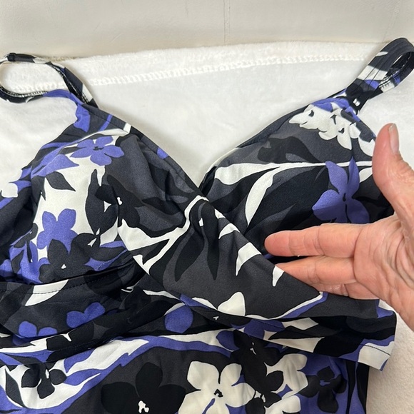 Floral One-Piece Swimsuit - Picture 3 of 10